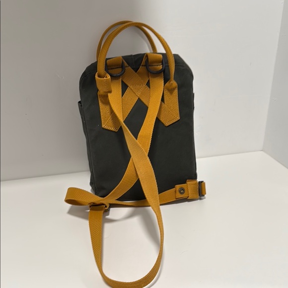 Kånken Mini Backpack - Picture 4 of 9